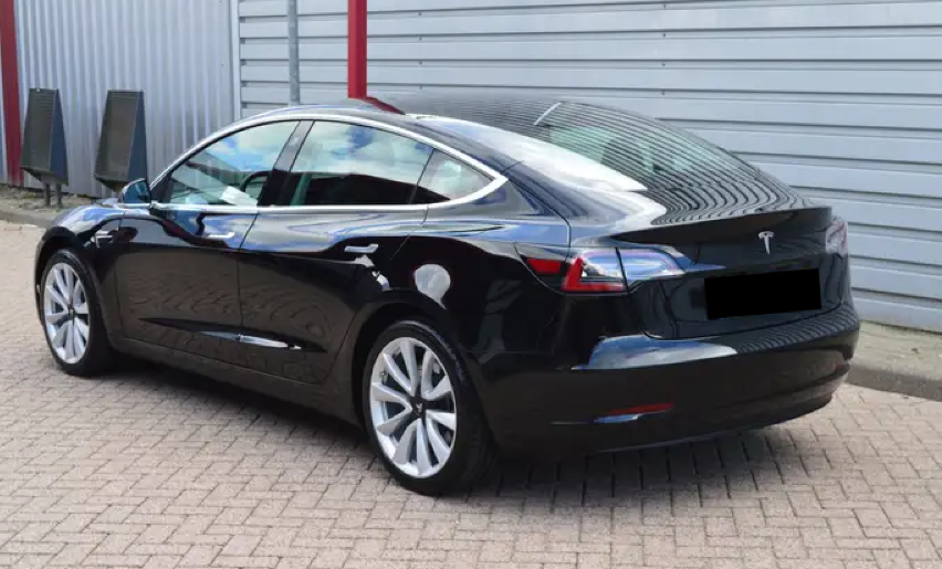 TESLA MODEL 3 (01/09/2019) - 